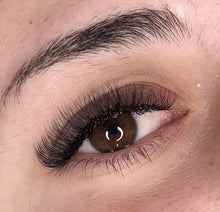 Load image into Gallery viewer, Curso Personalizado de Extensiones de Pestañas y Diseño de Cejas (Presencial de 2 días)